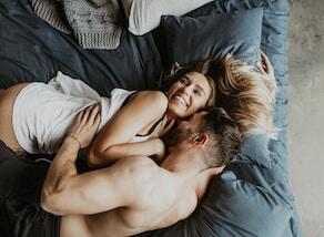 Couple-in-bed-thumbnail