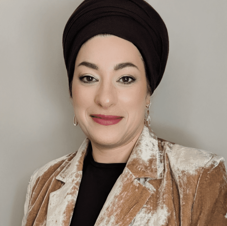 Risa Schulman headshot