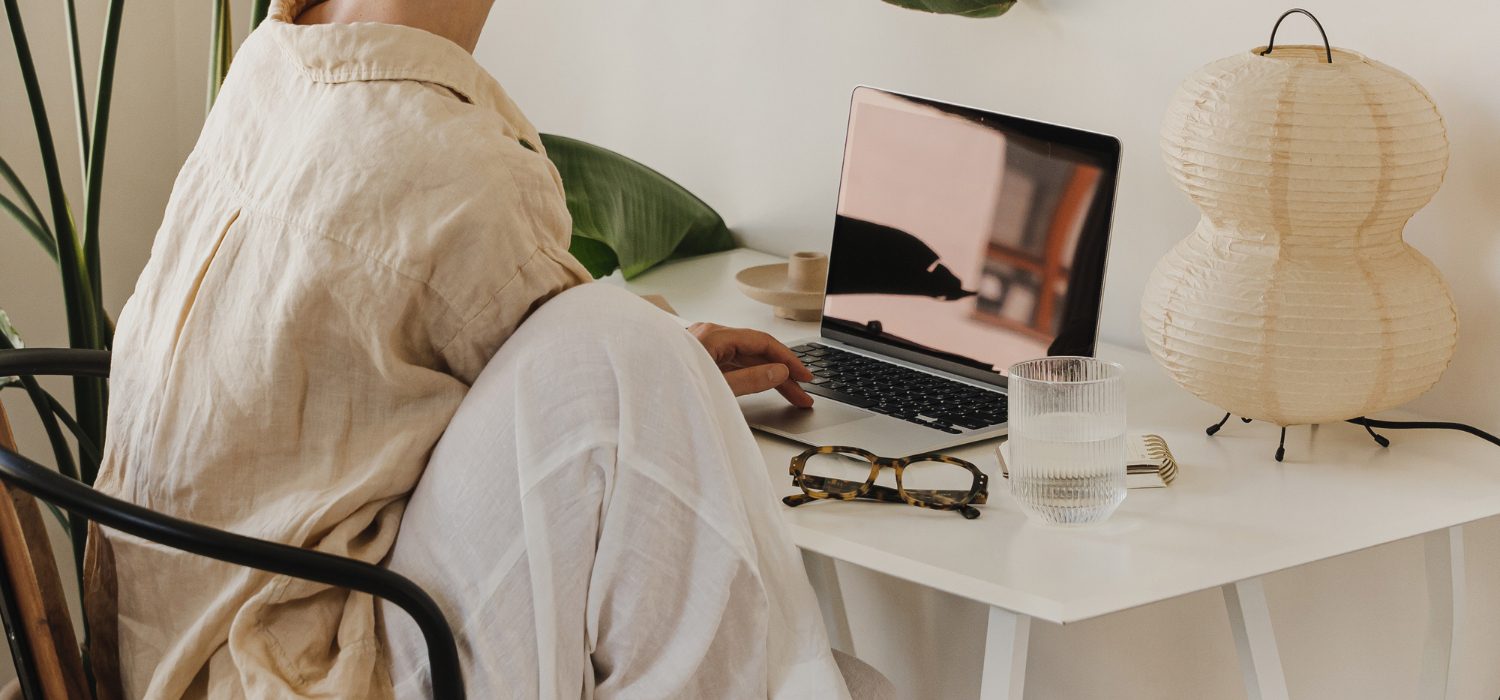 leg stretches while sitting at desk