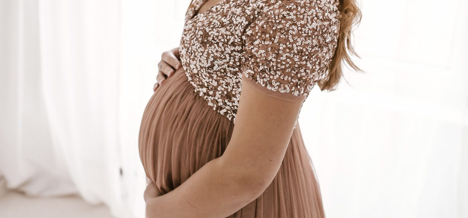 holiday-party-maternity-outfits